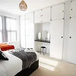 Comfortable 5br -free Wifi & Parking- Netflix Vakantiehuis