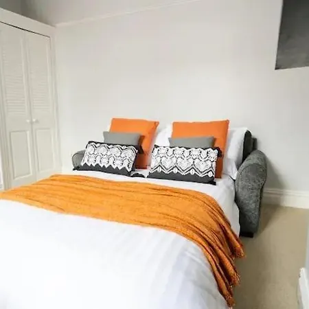 Stylish 5br -fast Wifi & Parking- Netflix Nyaraló Leeds