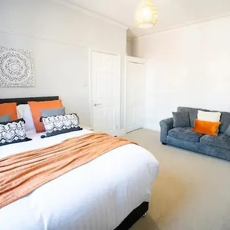 Nyaraló Stylish 5br -fast Wifi & Parking- Netflix