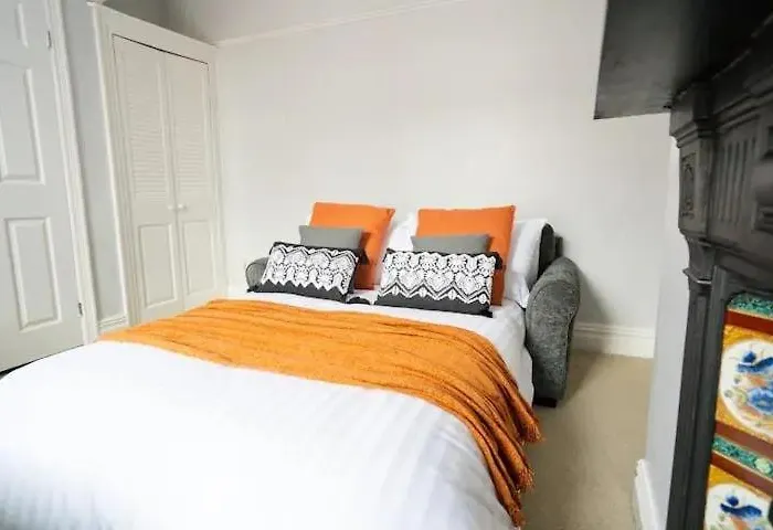 Modern 5br -fast Wifi & Parking Hébergement de vacances Leeds (West Yorkshire)