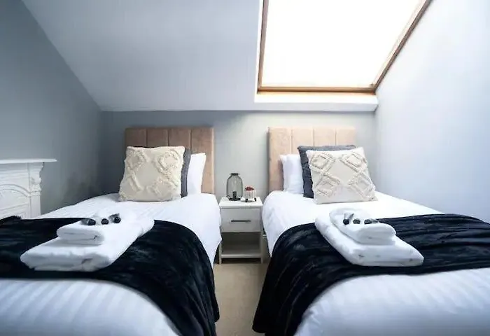 Casa vacanze Modern 5br -fast Wifi & Parking *