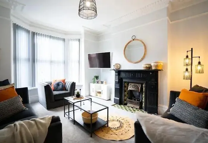 Ferienhaus Modern 5Br Home -Fast Wifi & Parking *