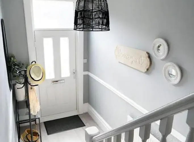 Modern 5Br Home -Fast Wifi & Parking Leeds (West Yorkshire)