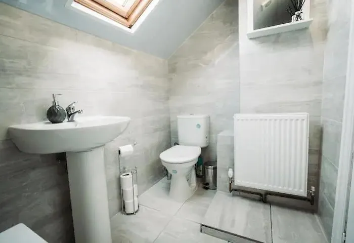 Hébergement de vacances Modern 5br -fast Wifi & Parking Leeds (West Yorkshire)