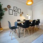 Comfortable 5br -free Wifi & Parking- Netflix Hébergement de vacances *
