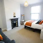Hébergement de vacances Comfortable 5br -free Wifi & Parking- Netflix *