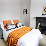 Hébergement de vacances Comfortable 5br -free Wifi & Parking- Netflix *