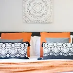 Hébergement de vacances Comfortable 5br -free Wifi & Parking- Netflix Leeds (West Yorkshire)