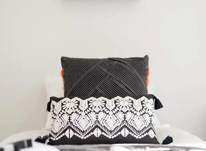 Будинок відпочинку Modern 5br -fast Wifi & Parking Лідс